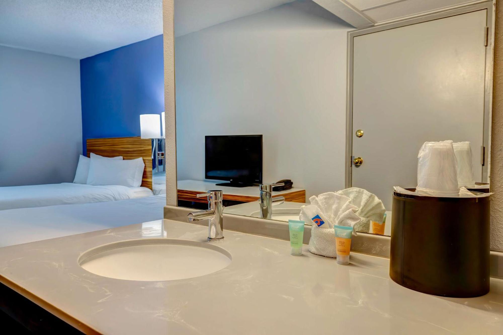 Motel 6 Arlington Tx Entertainment District Exterior photo